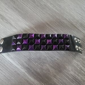 🛍 BUNDLE 3/$12🛍Black and purple studded bracelet